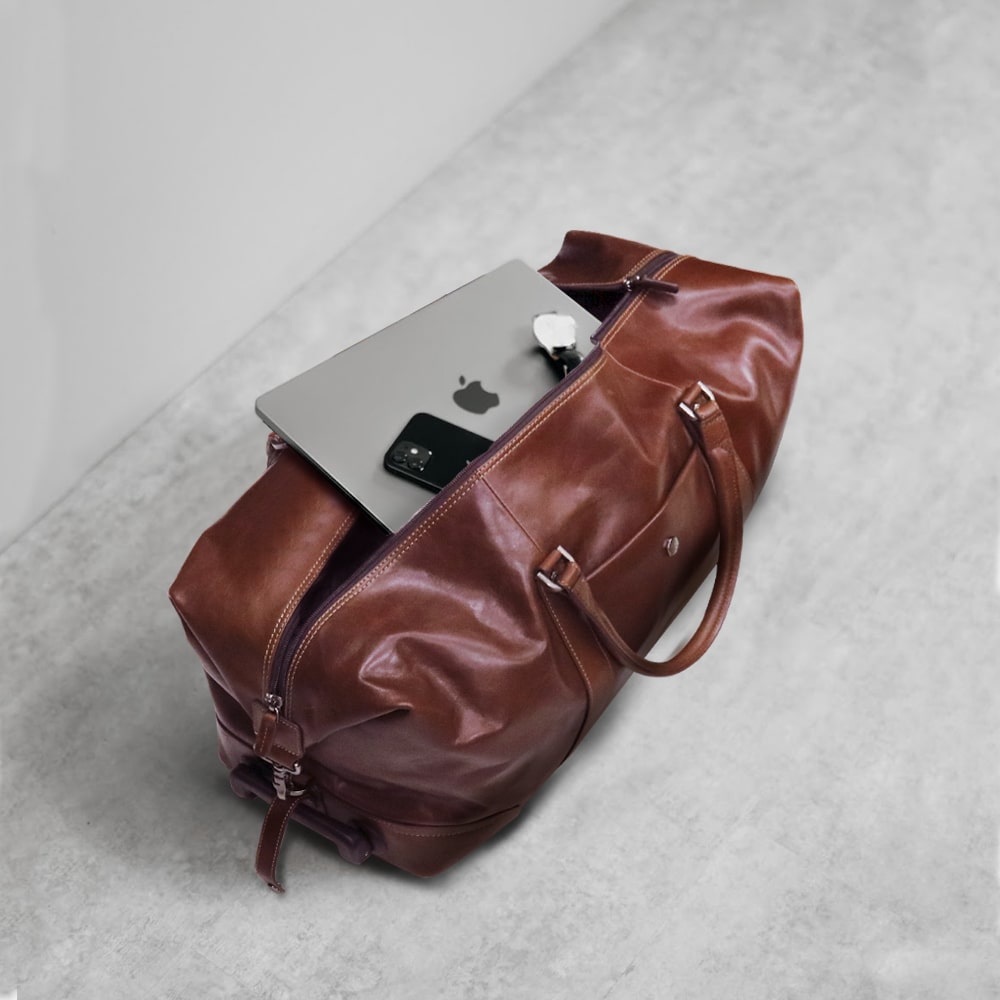 Cabin Wheeled Holdall 55cm, Tobacco,Holdall,Jekyll & Hide,Tobacco, image with bag on floor