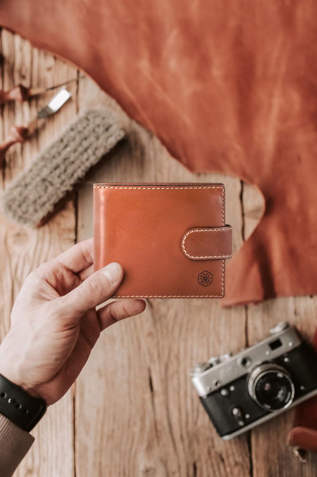 Large Bifold Wallet With Coin , Clay - Jekyll & Hide