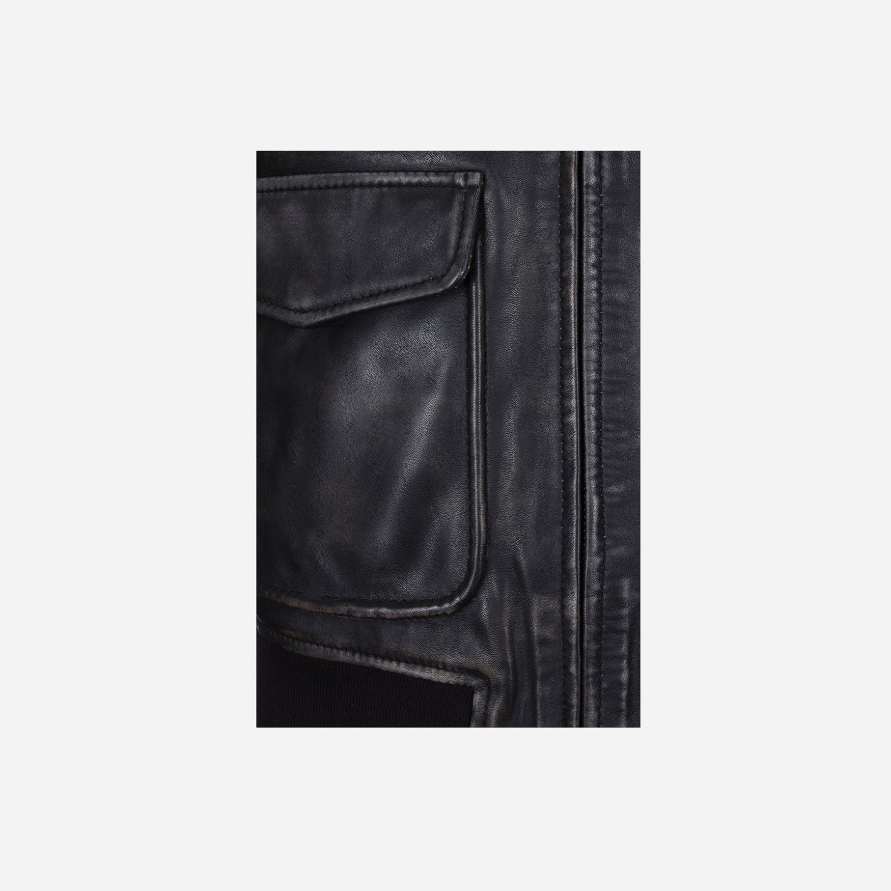 Harry Bomber Jacket in black - detail view