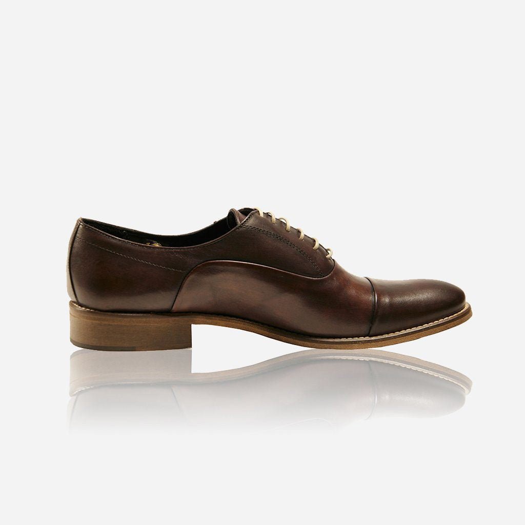 OXFORD Casual Shoe in brown - angled view