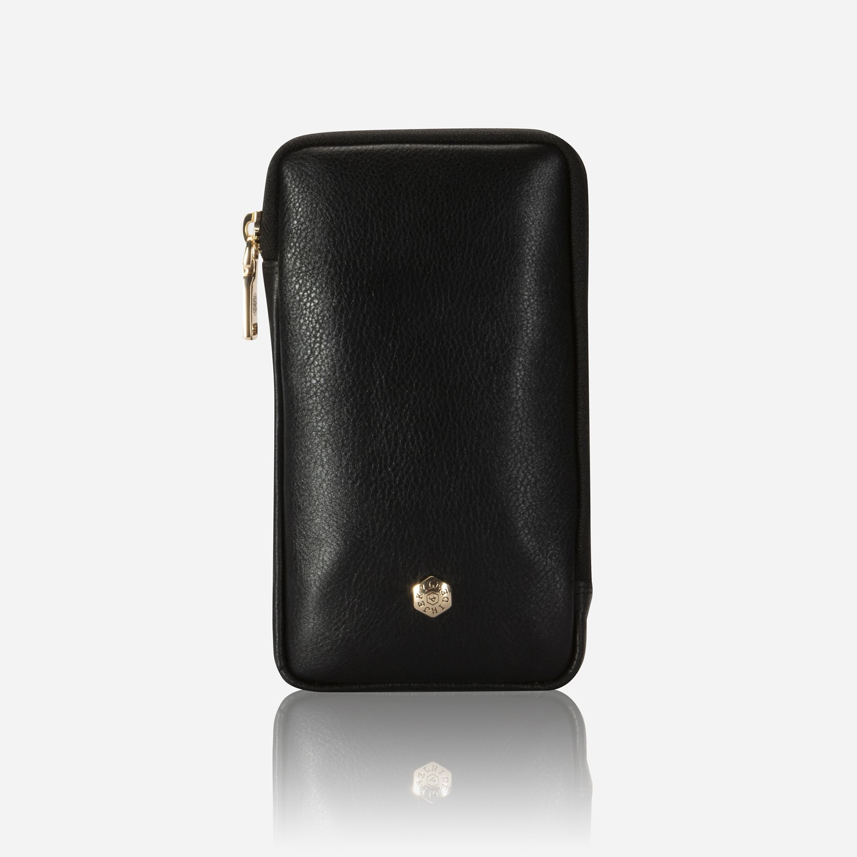 Osaka Phone Pouch in black - view 23