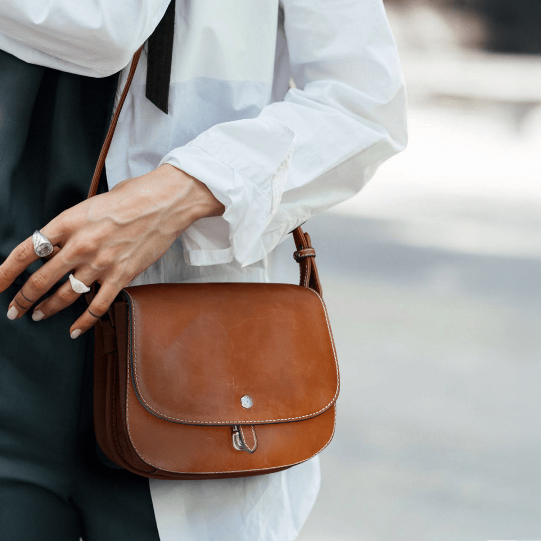 MONTANA Crossbody bag in colt - close-up view 2