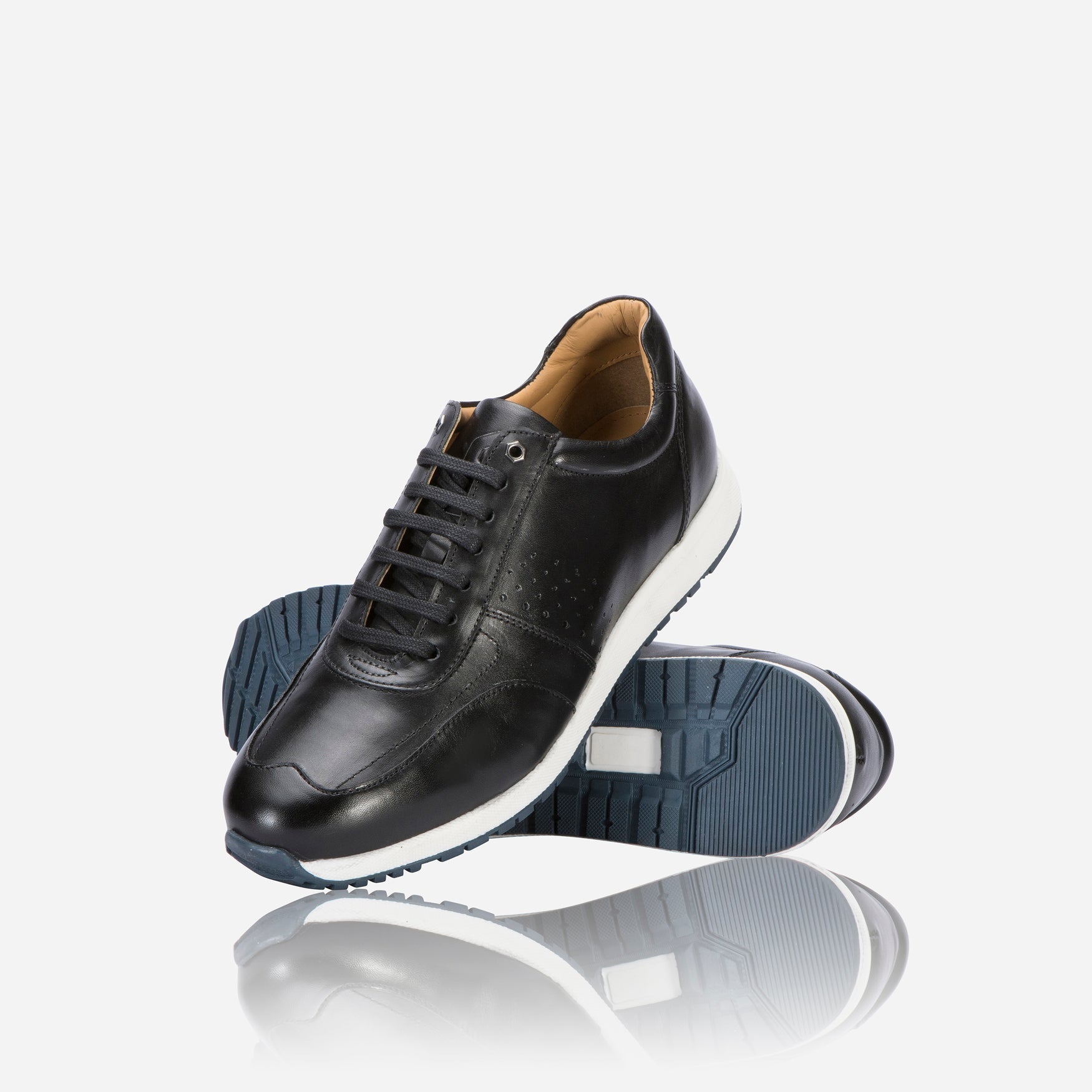 Prague Leather Sneaker in black - back view