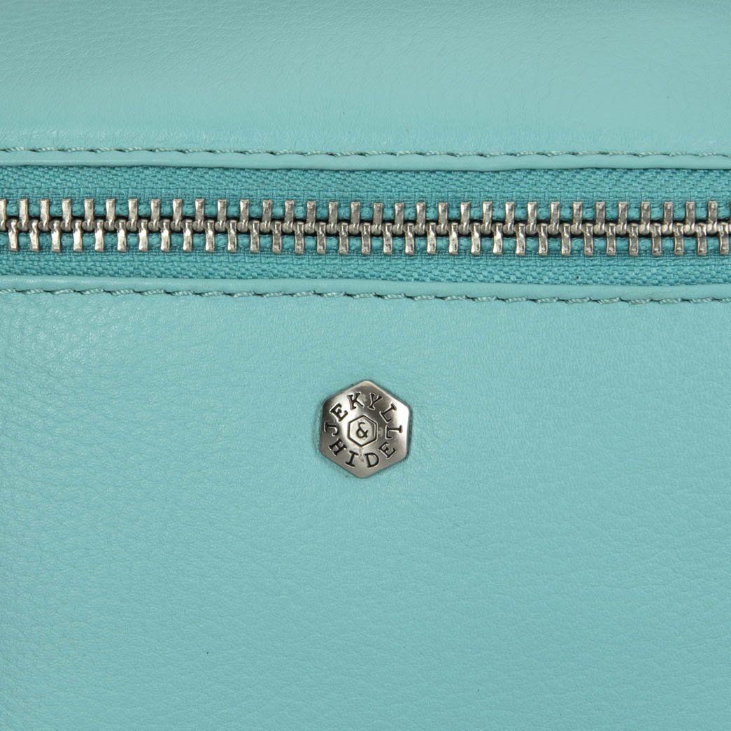 Osaka Waist Bag in blue - detail view