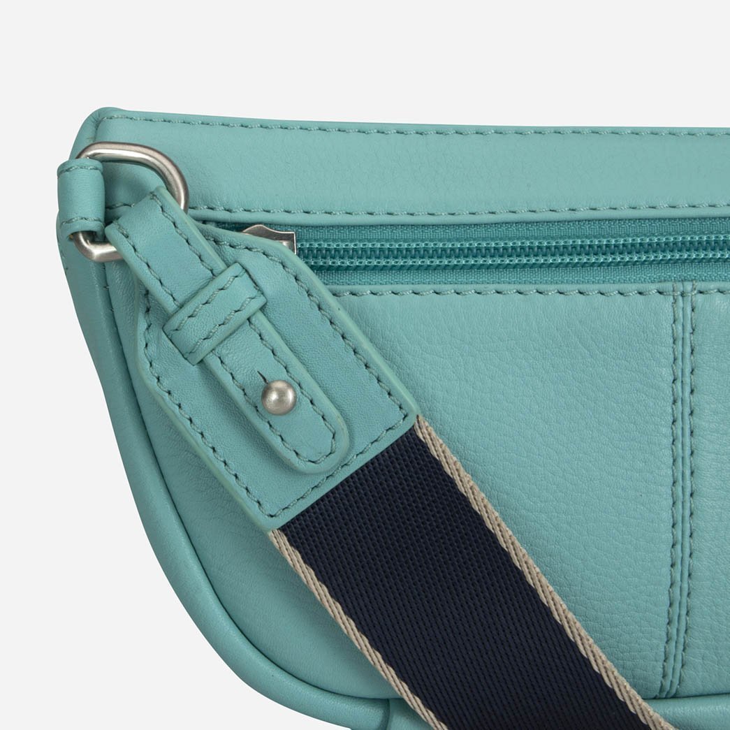 Osaka Waist Bag in blue - interior view