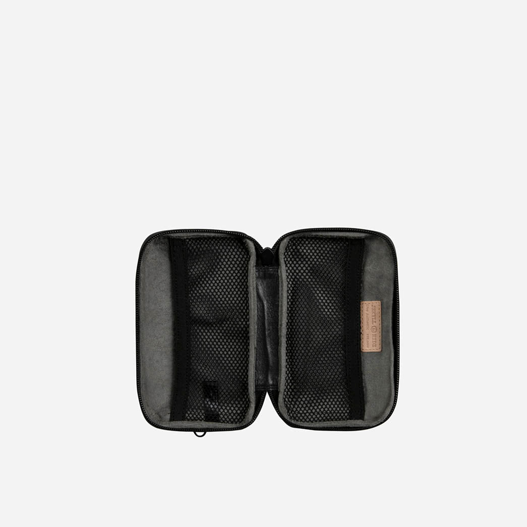 Montana Cable Pouch in black - detail view