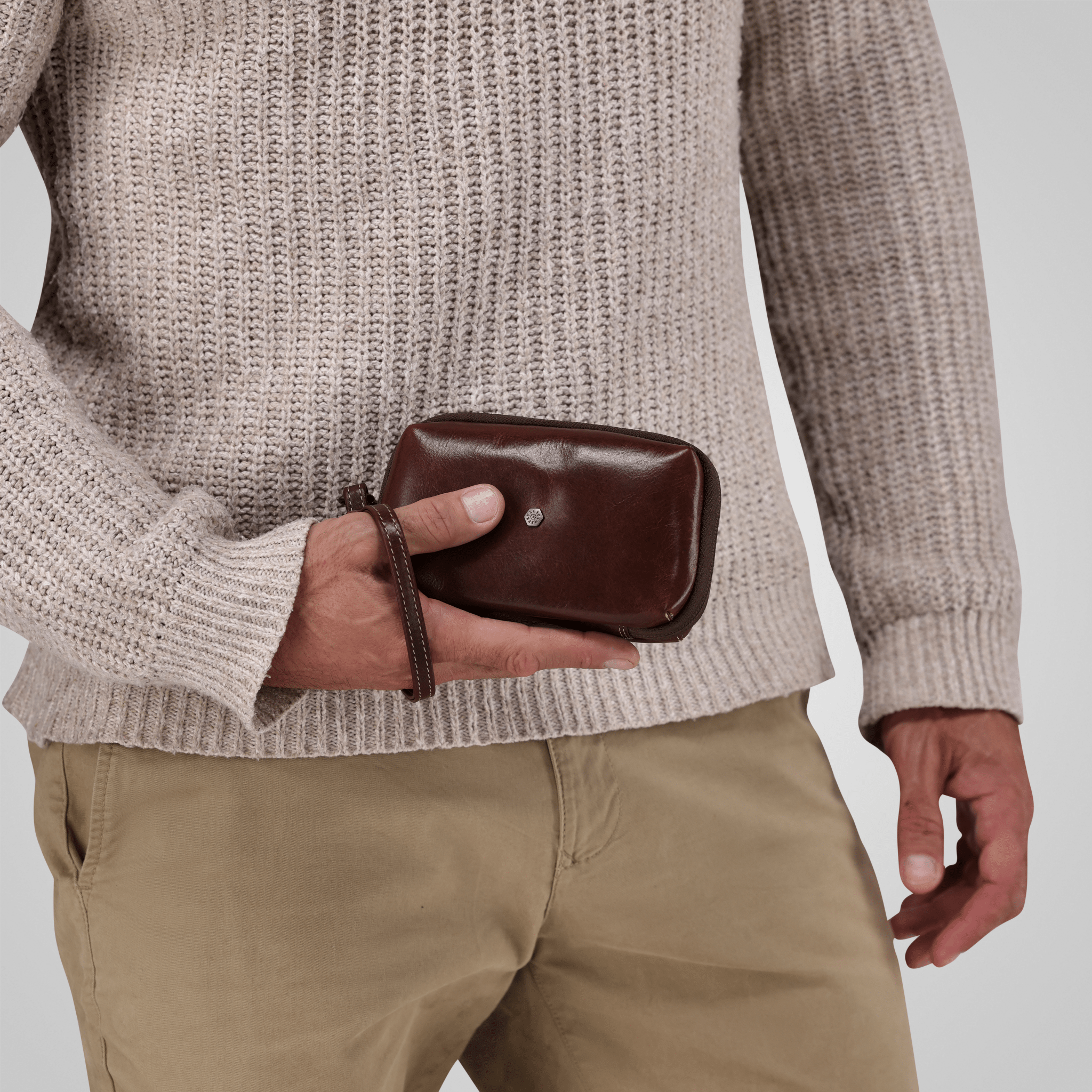 Montana Cable Pouch in mocha - view 20