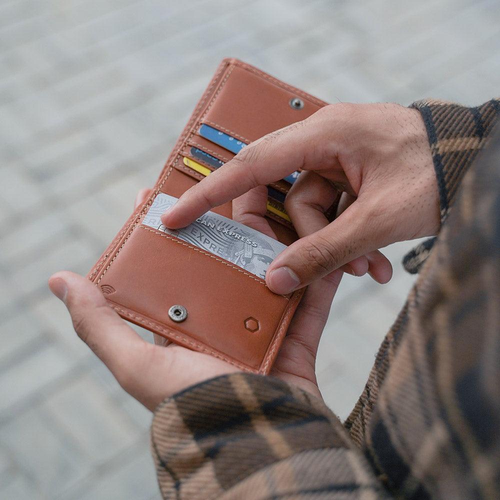 Slim Bifold Wallet with Coin, Tan - Jekyll & Hide